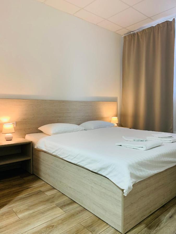 білий квадрат Hotel