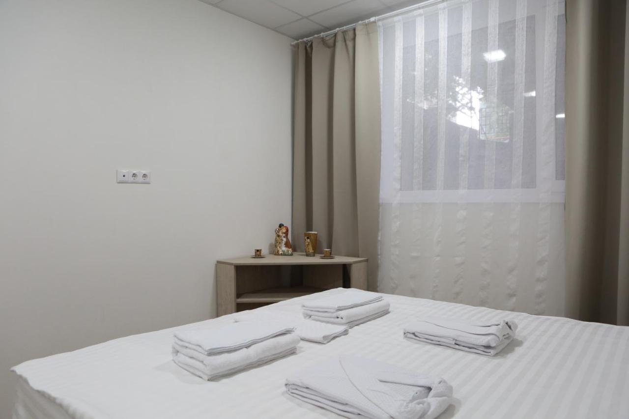 Hotel білий квадрат
